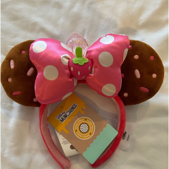 Disney Accessories - DISNEY MINNIE MOUSE STRAWBERRY MUNCHLINGS EARS